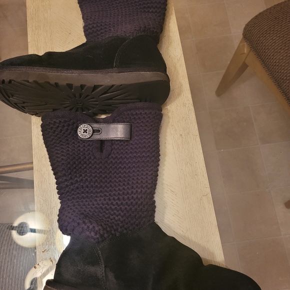 Uggs - Picture 7 of 8